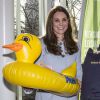 Kate Middleton a reçu en cadeau une bouée canard pour le prince George, en janvier 2015 lors d'une mission officielle.