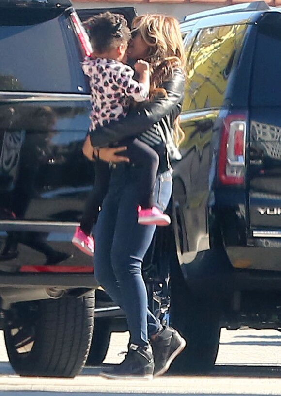 Exclusif - Beyoncé Knowles va faire du shopping avec sa fille Blue Ivy dans une bijouterie, XIV Karats, à Beverly Hills. Le 25 janvier 2015.
