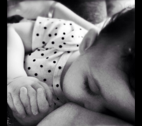 Le 3 février 2015, Alyssa Milano a ajouté une photo de sa fille Bella sur son compte Instagram.