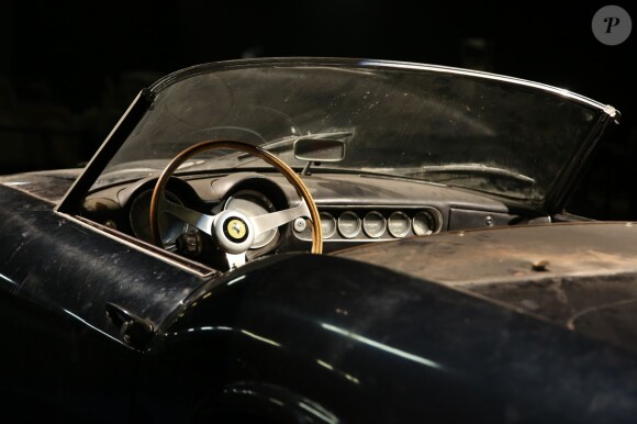 L'ancienne Ferrari qui appartenait à Alain Delon entre 1963 et 1965, une Ferrari 250 GT SWB California Spider de 1961 estimée entre 9 500 000 – 12 000 000 € - Artcurial a découvert 60 automobiles de la collection Baillon qui seront vendues aux enchères lors du salon Rétromobile à Paris le 3 février 2015