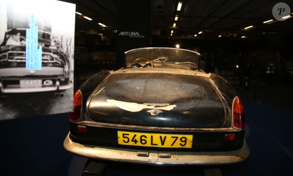 L'ancienne Ferrari qui appartenait à Alain Delon entre 1963 et 1965, une Ferrari 250 GT SWB California Spider de 1961 estimée entre 9 500 000 – 12 000 000 € - Artcurial a découvert 60 automobiles de la collection Baillon qui seront vendues aux enchères lors du salon Rétromobile à Paris le 3 février 2015