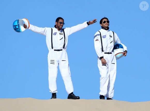 Exclusif - Stomy Bugsy et Brandon Howard, le prétendu fils caché de Michael Jackson, sur le tournage du clip de leur chanson "I'm Fly" dans le désert du Nevada le 23 décembre 2014.
