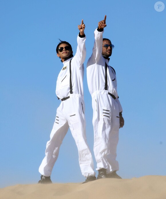Exclusif - Stomy Bugsy et Brandon Howard, le prétendu fils caché de Michael Jackson, sur le tournage du clip de leur chanson "I'm Fly" dans le désert du Nevada le 23 décembre 2014.