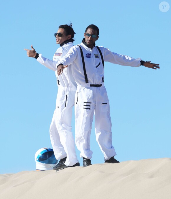 Exclusif - Stomy Bugsy et Brandon Howard, le prétendu fils caché de Michael Jackson, sur le tournage du clip de leur chanson "I'm Fly" dans le désert du Nevada le 23 décembre 2014.