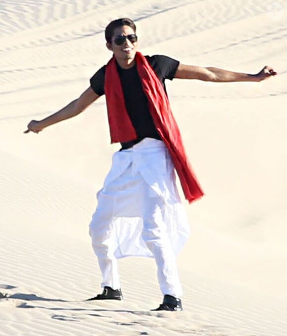 Exclusif - Stomy Bugsy et Brandon Howard, le prétendu fils caché de Michael Jackson, sur le tournage du clip de leur chanson "I'm Fly" dans le désert du Nevada le 23 décembre 2014.