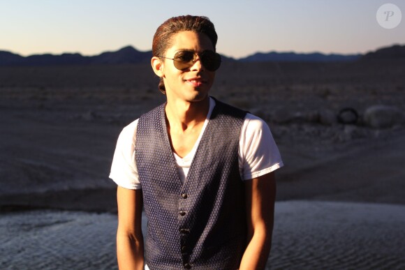 Exclusif - Stomy Bugsy et Brandon Howard, le prétendu fils caché de Michael Jackson, sur le tournage du clip de leur chanson "I'm Fly" dans le désert du Nevada le 23 décembre 2014.