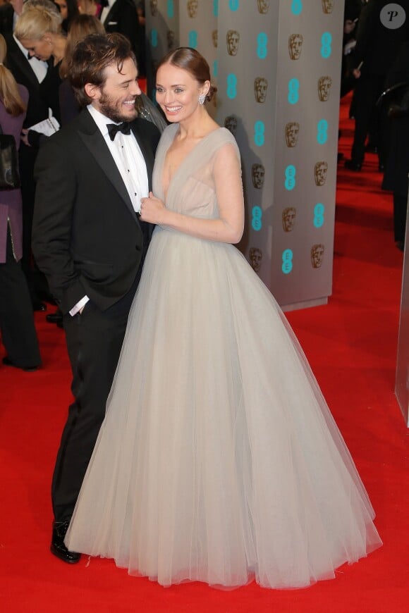 Sam Claflin et Laura Haddock lors des BAFTA awards à Londres le 8 février 2015