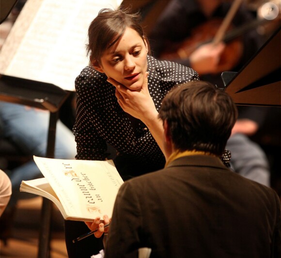 Marion Cotillard lors des répétitions de "Jeanne au Bûcher" à l'auditorium Rainier III, à Monaco pour interpréter le rôle de Jeanne d'Arc dans l'oratorio d'Arthur Honegger le 6 février 2015.