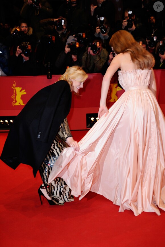 Cate Blanchett et Lily James lors de la première de Cendrillon à la Berlinale, le 13 février 2015.