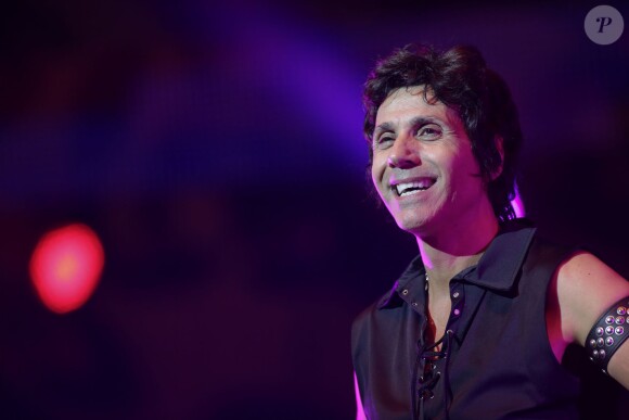 Jean-Luc Lahaye participe au concert Stars 80 - L'origine au Zénith de Lille, le 24 octobre 2014.