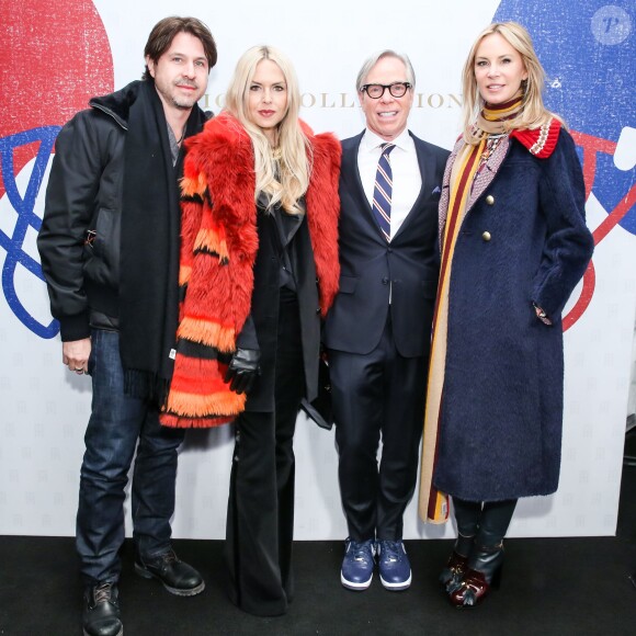 Rodger Bergman, Rachel Zoe, Tommy et Dee Hilfiger lors du défilé Tommy Hilfiger automne-hiver 2015-2016 à la Park Avenue Armory. New York, le 16 février 2015.