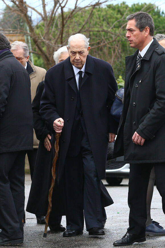 Charles Pasqua - Charles Pasqua a assisté aux obsèques de son fils Pierre-Philippe en l'église Notre-Dame des Chênes, dans sa ville natale de Grasse le 17 février 2015.