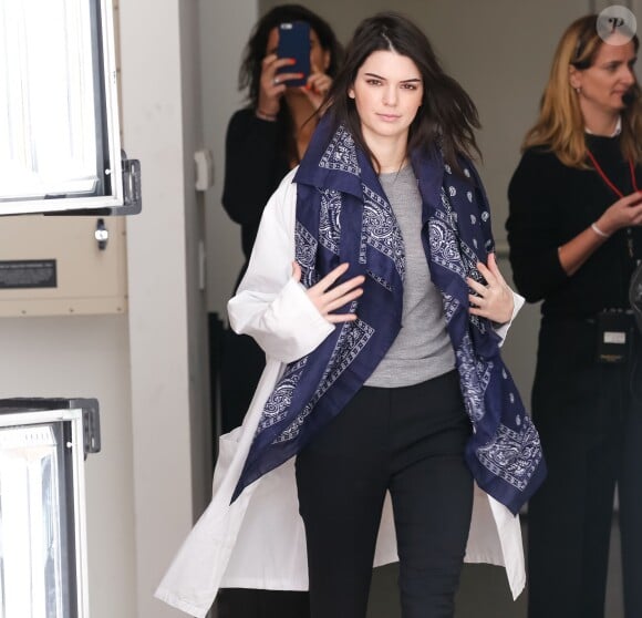 Kendall Jenner dans les coulisses du défilé Michael Kors automne-hiver 2015 aux Spring Studios. New York, le 18 février 2015.