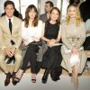 Charlie Siem et les actrices Dakota Johnson, Julianne Moore et Nina Hoss assistent au défilé Boss (par Hugo) automne-hiver 2015-2016 au 225 Liberty Street. New York, le 18 février 2015.