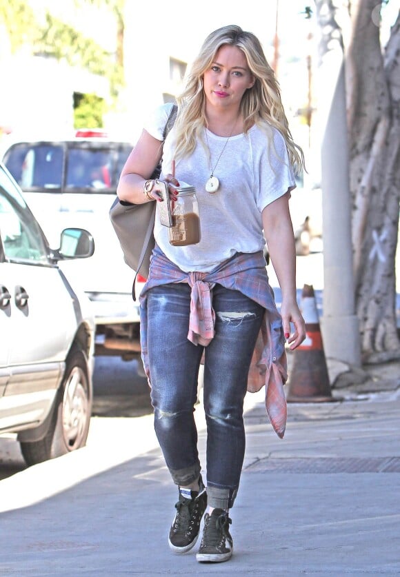 Hilary Duff se rend dans un studio d'enregistrement à Los Angeles, le 12 février 2015.  