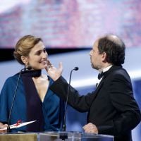 César 2015: Julie Gayet taquinée, Leïla Bekhti et Géraldine Nakache inséparables