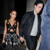 Robert Pattinson et sa petite-amie FKA Twigs arrivent à l'after-party des Brit Awards organisé par Warner Music 2015 à Londres, le 25 février 2015.