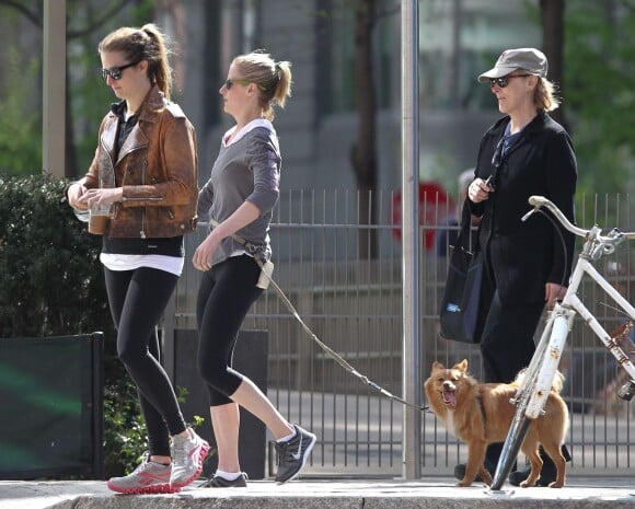 Meryl Streep se promène dans les rues de New York en compagnie de ses filles Grace et Mamie Gummer. Le 30 avril 2013