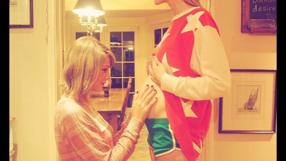 Taylor Swift : Lady Gaga la réconforte et Jaime King lui fait un beau cadeau !