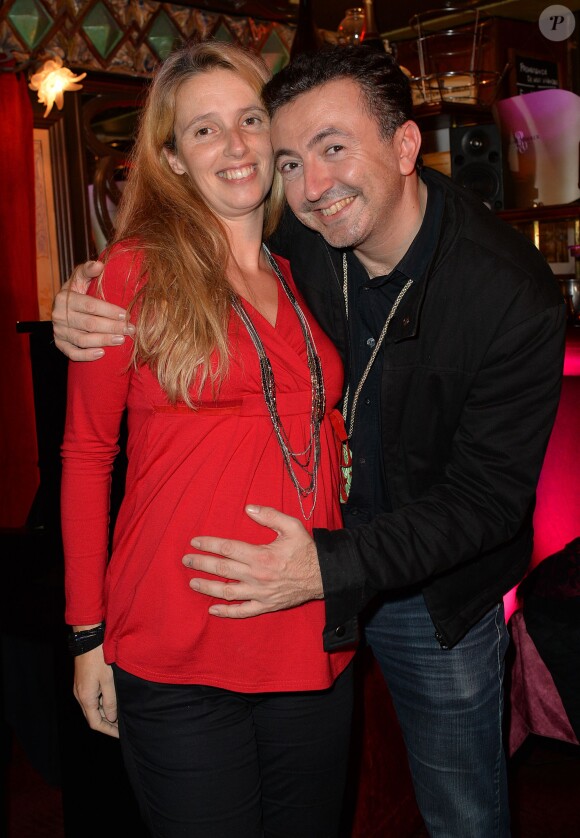 Exclusif - Gérald Dahan et sa compagne Claire enceinte à Paris, le 20 octobre 2014.