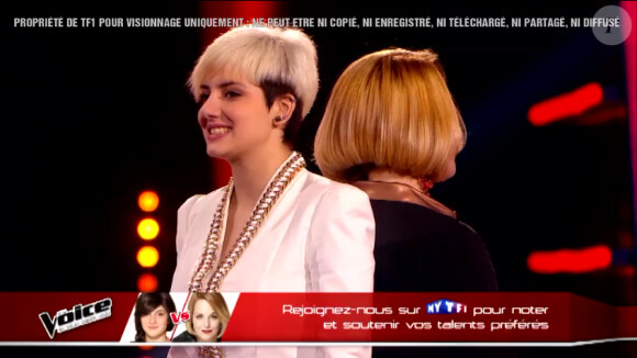 Elvia face à Giuliana Danzé dans The Voice 4, le 7 mars 2015 sur TF1.