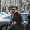 Kris Jenner arrive au restaurant L'Avenue pour déjeuner avec sa fille Kim Kardashian. Paris, le 7 mars 2015.