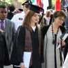 Emma Watson et sa mère - Emma Watson reçoit son diplôme de littérature à l'Université américaine de Brown, le 25 mai 2014. 