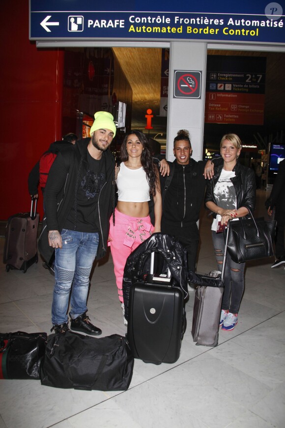 Thibaut, Shanna, Eddy et Amélie, les samedi 10 et dimanche 11 janvier, quittant Paris pour s'envoler en direction du Brésil. 