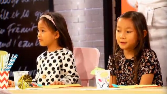Charlotte et Quitterie, les filles de Hélène Darroze, dans Top Chef 2015 (épisode 7), le lundi 9 mars 2015 sur M6.