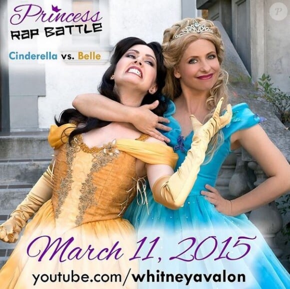 Sarah Michelle Gellar et Whitney Avalon s'affrontent dans Princess Rap Battle. Mars 2015