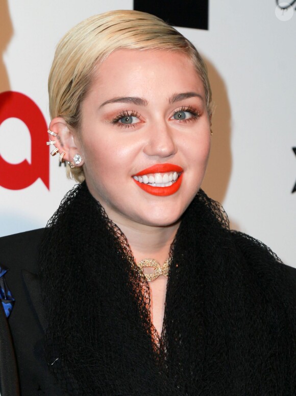 Miley Cyrus lors de la Soirée "Elton John AIDS Foundation Oscar Party" 2015 à West Hollywood, le 22 février 2015.