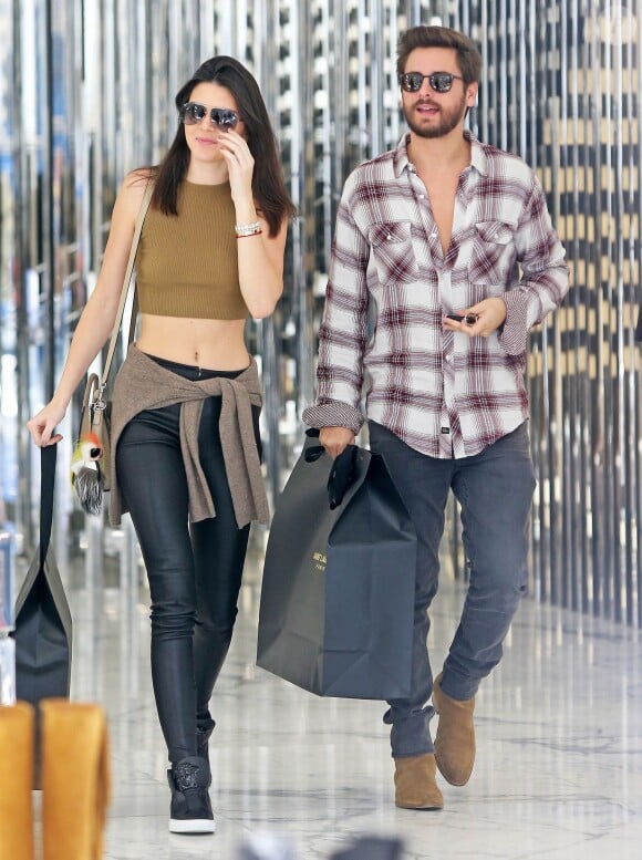 Kendall Jenner et Scott Disick à Beverly Hills, le 23 décembre 2014.