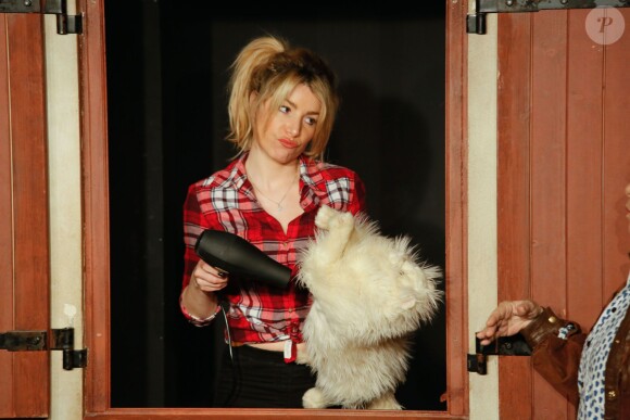 Exclusif - Lola Marois Bigard - Générale de la pièce de théâtre "La famille est dans le pré" au théâtre Edgar à Paris le 16 mars 2015.