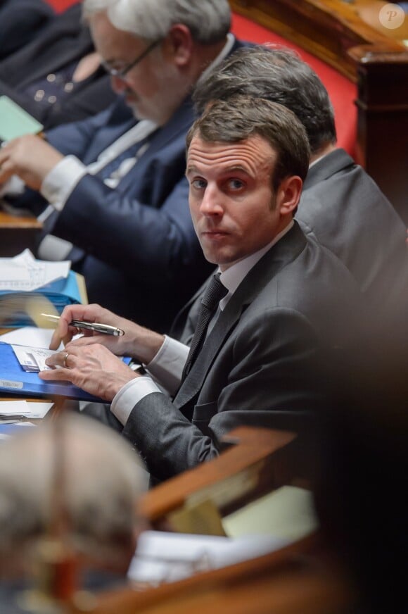 Emmanuel Macron, ministre de l'Economie, de l’Industrie et du Numérique lors de la séance des questions au gouvernement à l'Assemblée Nationale à Paris, le 17 mars 2015. 