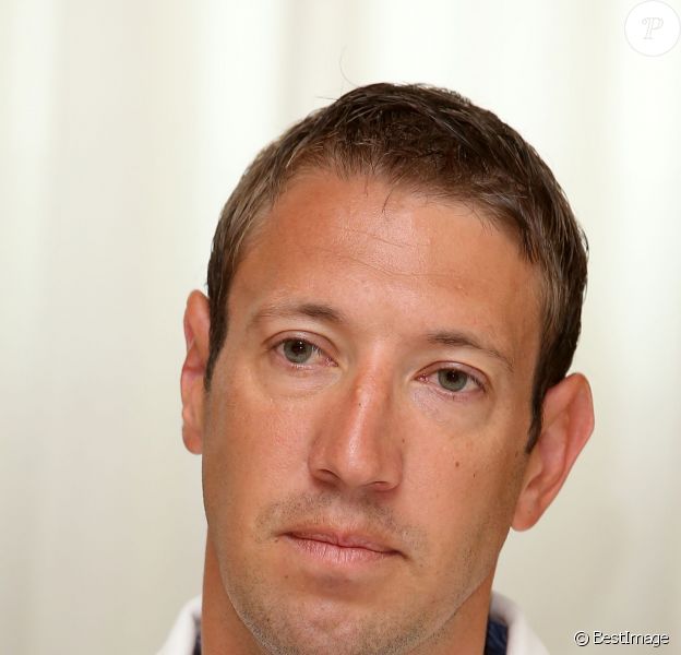 Alain Bernard lors d'une conférence de presse au Racing Club de France à Paris le 4 juillet 2013