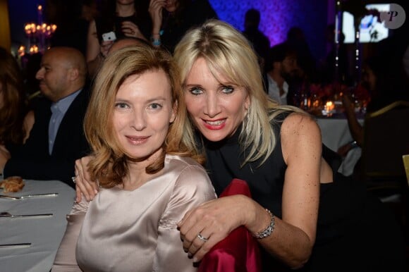 Valérie Trierweiler et Sophie Albou (créatrice de la marque Paul & Joe) - Soirée de gala "Sauveteurs sans frontières" à l'Hôtel du Collectionneur, à Paris, le 23 mars 2015.