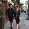Renée Zellweger se promène avec son compagnon dans les rues de Beverly Hills, le 23 mars 2015.