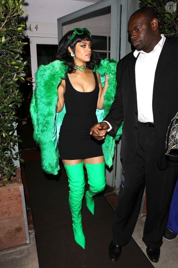 Rihanna quitte le restaurant Giorgio Baldi à Santa Monica, le 29 mars 2015.