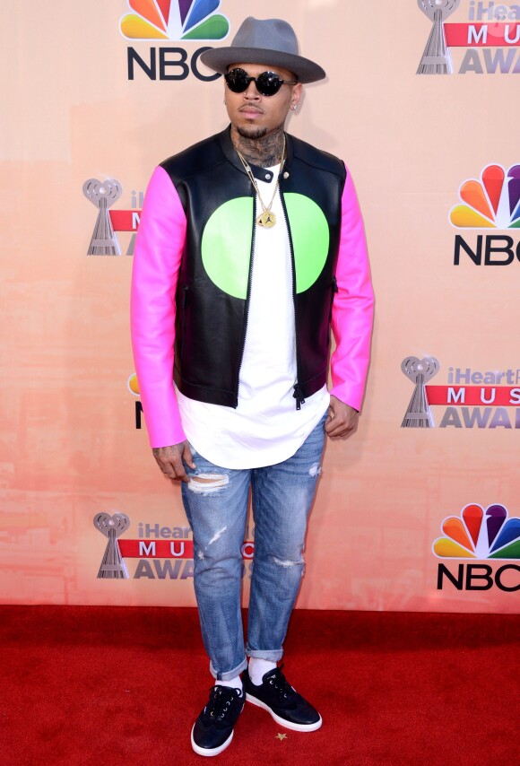 Chris Brown assiste aux iHeartRadio Music Awards 2015 au Shrine Auditorium. Los Angeles, le 29 mars 2015.