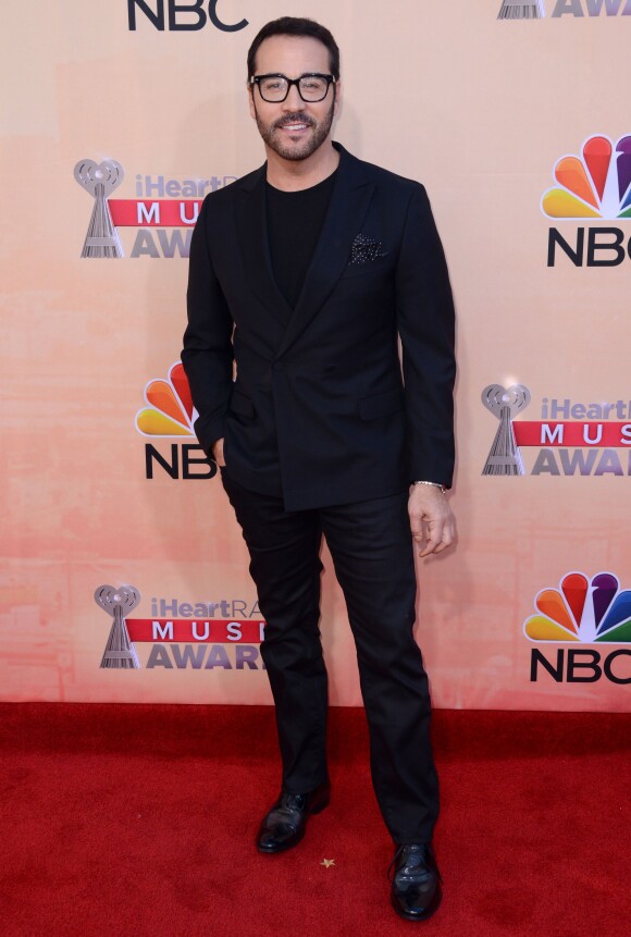 Jeremy Piven assiste aux iHeartRadio Music Awards 2015 au Shrine Auditorium. Los Angeles, le 29 mars 2015.