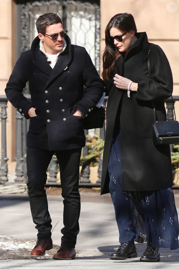 Liv Tyler et David Gardner sont heureux d'aller rendre visite à leurs fils qui vient de naître, ils quittent leur domicile pour se rendre à l'hôpital, le 20 février 2015 