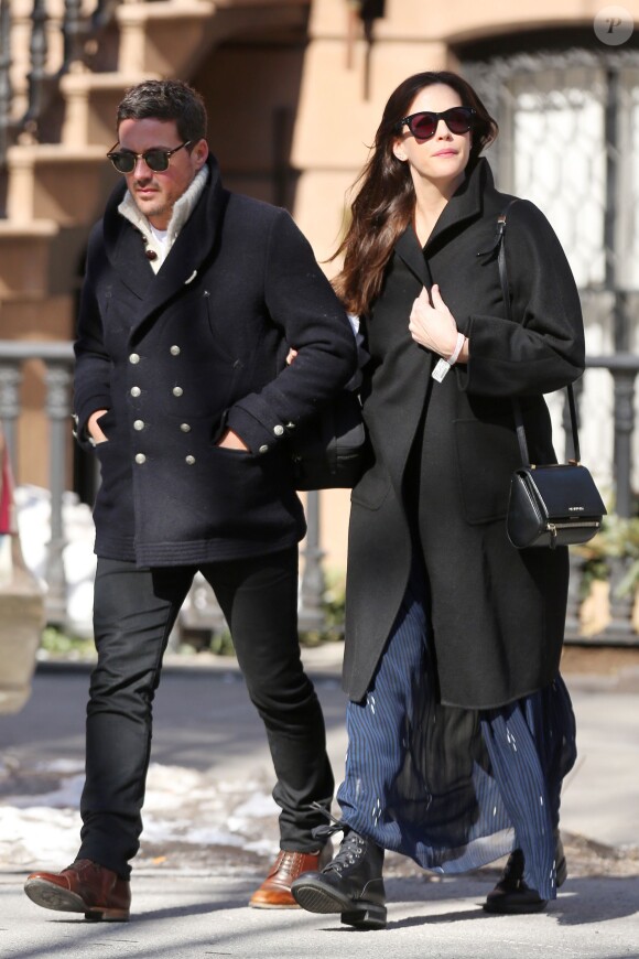 Liv Tyler et David Gardner sont heureux d'aller rendre visite à leurs fils qui vient de naître, ils quittent leur domicile pour se rendre à l'hôpital, le 20 février 2015 