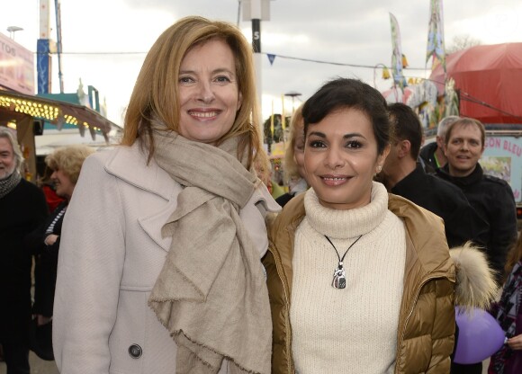 Valérie Trierweiler et Saïda Jawad à la soirée d'ouverture de la Foire du Trône, organisée au profit du Secours populaire à Paris le 27 mars 2015.