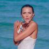 Tetyana Veryovkina était en shooting avec le photographe Roberto Rocco sur la plage de Miami le 31 mars 2015