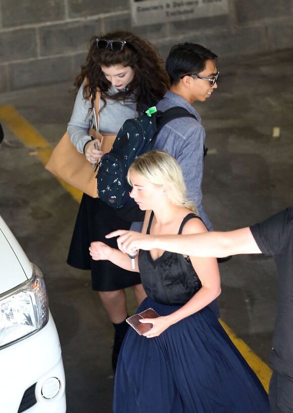 Lorde et son petit ami James Lowe arrivent dans les studios de ABC Studios à Sydney, en Australie le 3 février 2014