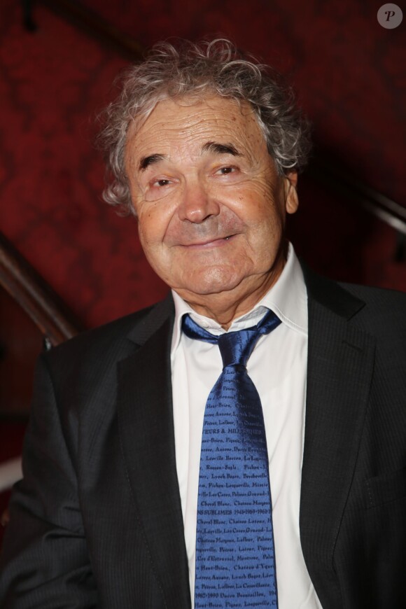 Pierre Perret - Représentation de la pièce de théâtre "Les Grandes Filles" au Théâtre Montparnasse en soutien à l'APREC (l'Alliance Pour la Recherche en Cancérologie) à Paris, le 31 mars 2015.