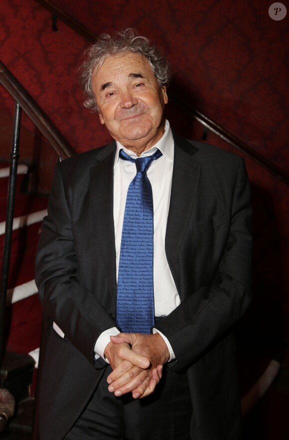 Pierre Perret - Représentation de la pièce de théâtre "Les Grandes Filles" au Théâtre Montparnasse en soutien à l'APREC (l'Alliance Pour la Recherche en Cancérologie) à Paris, le 31 mars 2015.