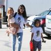 Kourtney Kardashian et ses enfants Penelope et Mason Disick -  le 25 mars 2015.