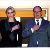 Le Prince Albert II de Monaco et son épouse la Princesse Charlene ont assisté à la traditionnelle procession du Vendredi Saint à Monaco, le 3 avril 2015. Le couple Princier était sur la petite terrasse du Palais pour saluer les participants.