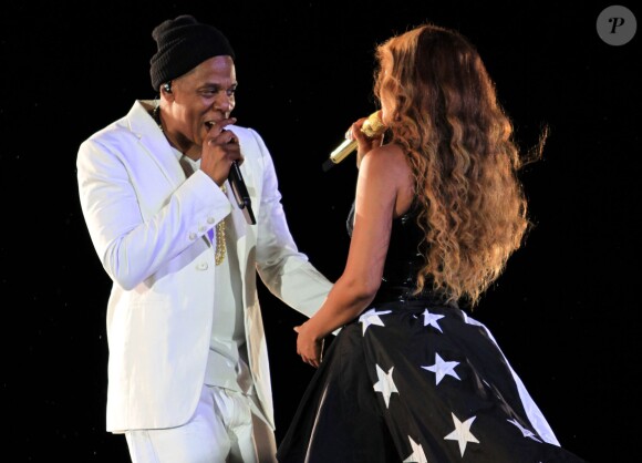 Jay Z et Beyoncé en concert dans le cadre de leur tournée "On The Run" à Pasadena, le 2 août 2014.